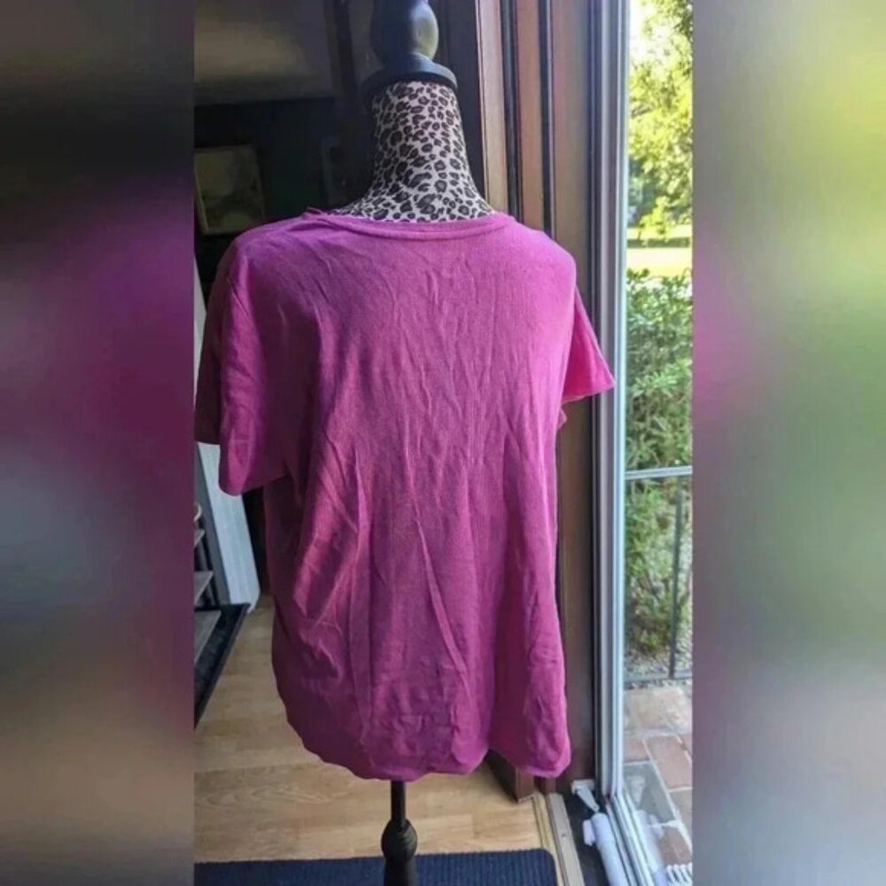 Croft and Barrow Essential V-Neck Women's T-shirt Magenta Garden Large EUC - Picture 5 of 7